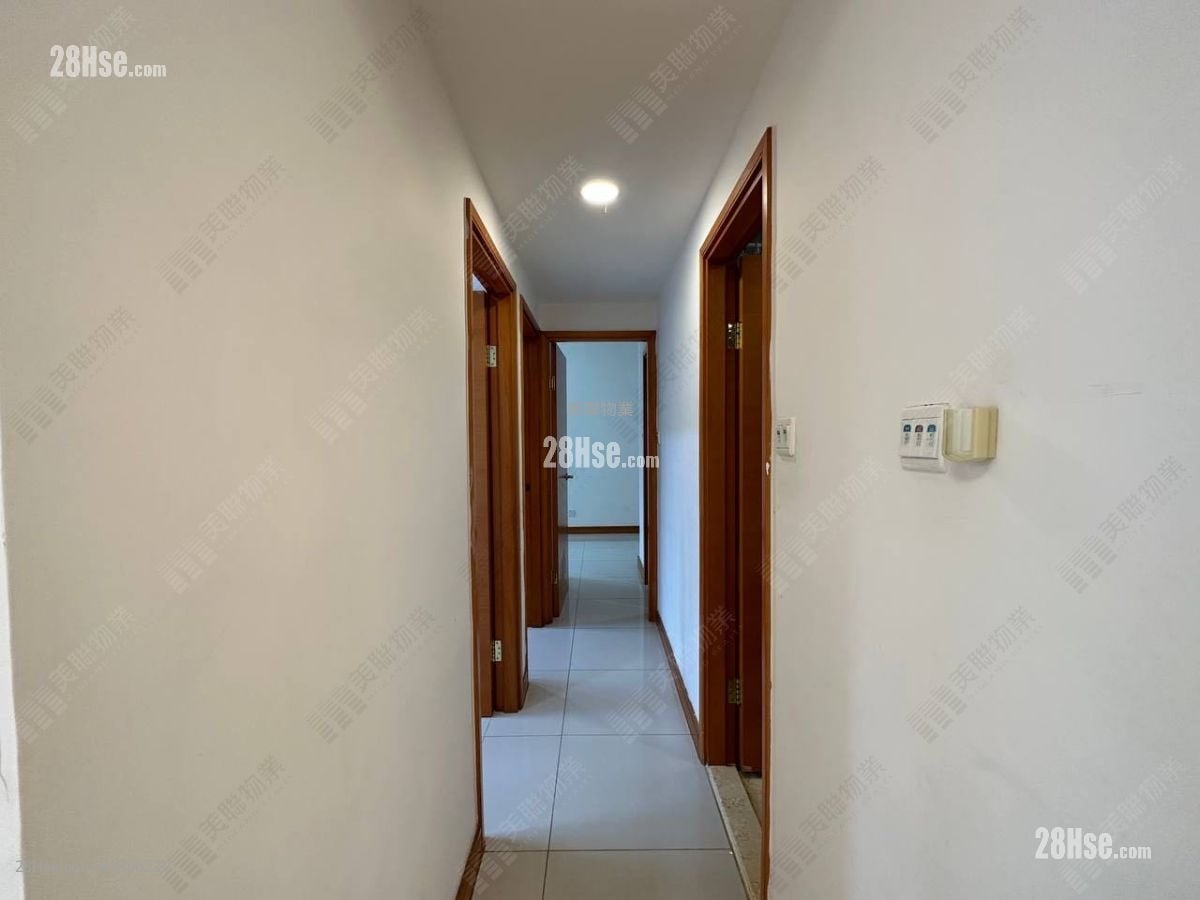 银湖天峰 租盘 3 房 , 2 浴室 700 平方尺