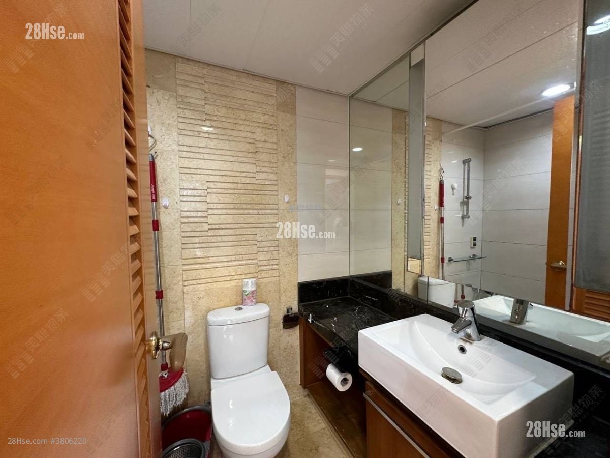 银湖天峰 租盘 3 房 , 2 浴室 700 平方尺