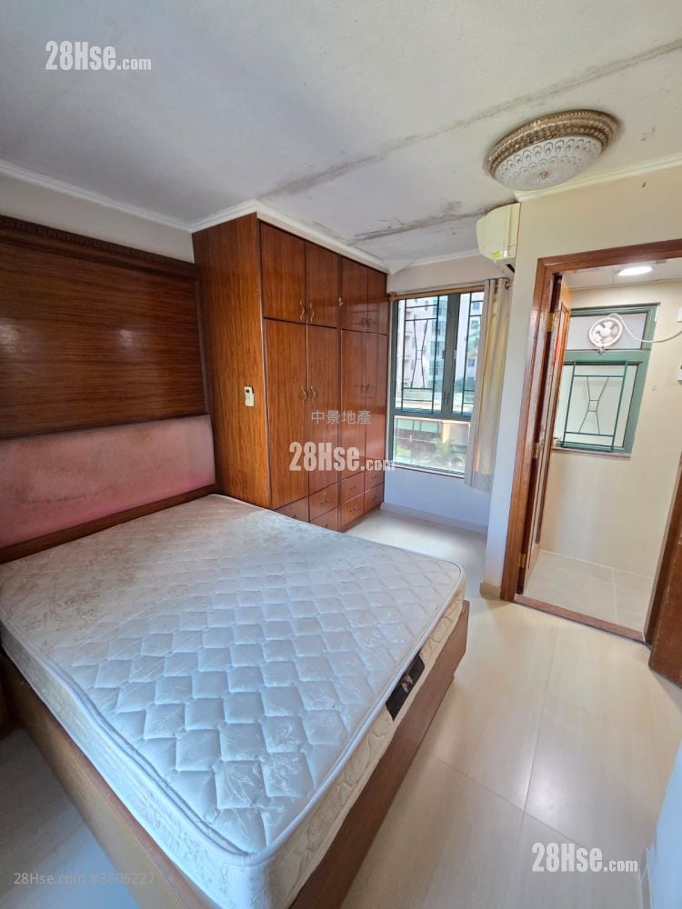 Majestic Park Rental 3 Bedrooms , 2 Bathrooms 800 ft²