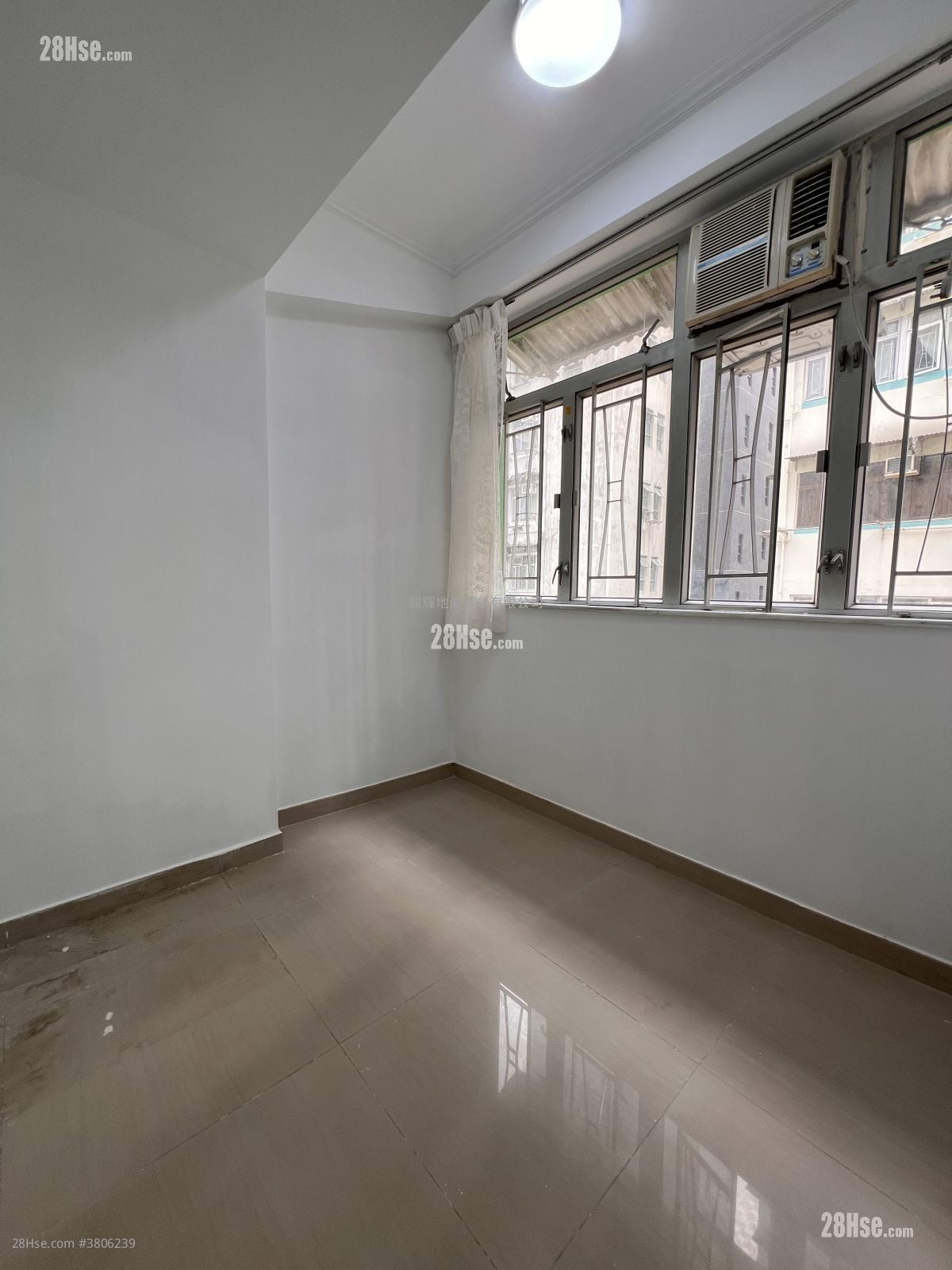 金冠楼 租盘 2 房 , 1 浴室 293 平方尺