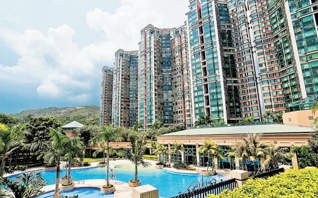 Palatial Coast Rental 4 Bedrooms , 2 Bathrooms 1,213 ft²