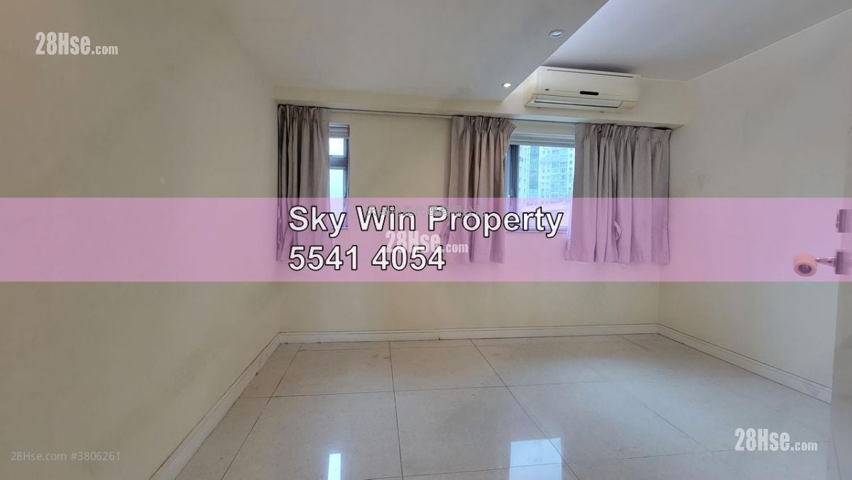 Le Chateau Sell 4 Bedrooms , 3 Bathrooms 1,330 ft²