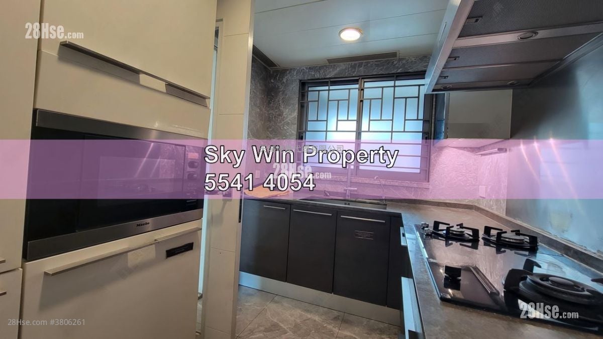 Le Chateau Sell 4 Bedrooms , 3 Bathrooms 1,330 ft²