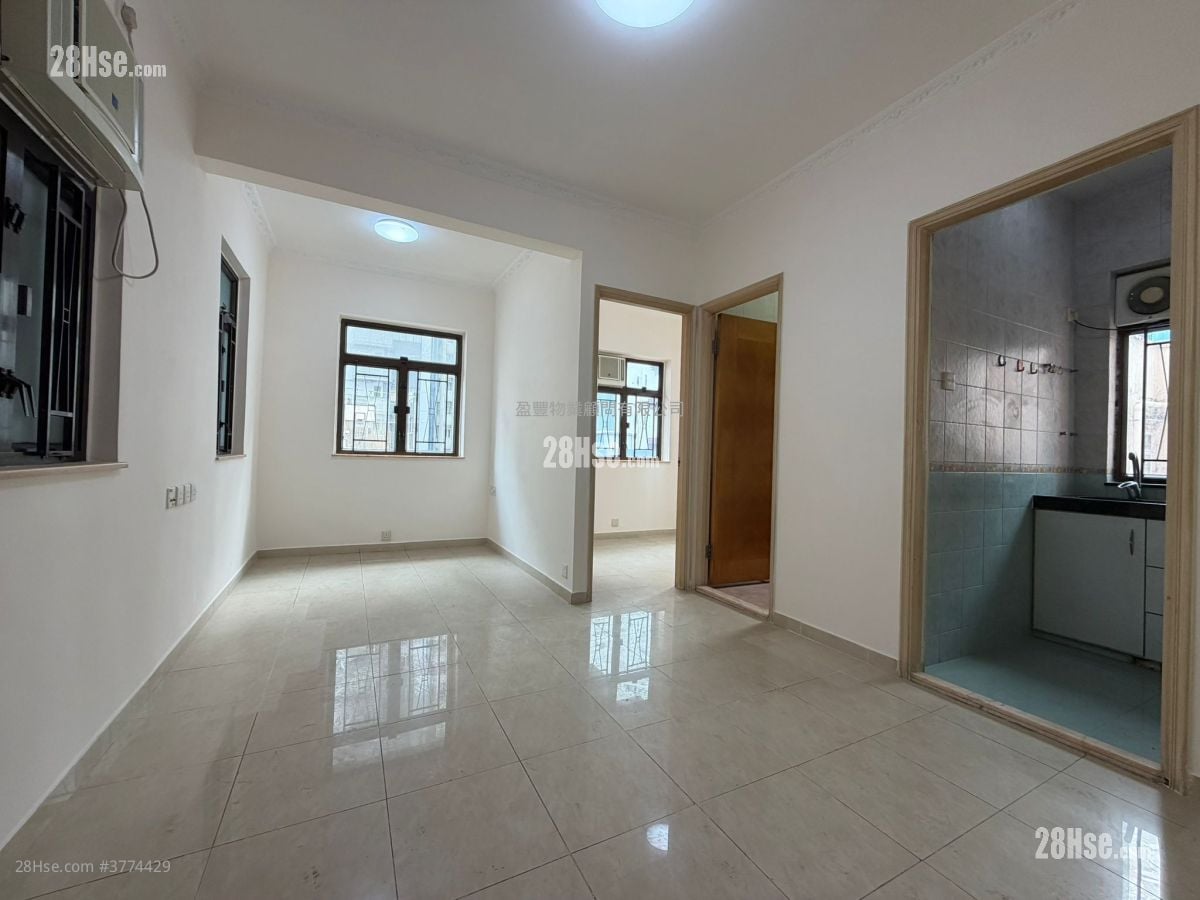 Sing Kong Building Sell 2 Bedrooms , 1 Bathroom 307 ft²
