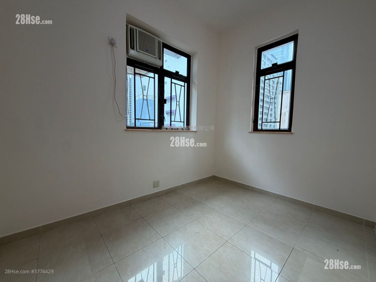 Sing Kong Building Sell 2 Bedrooms , 1 Bathroom 307 ft²