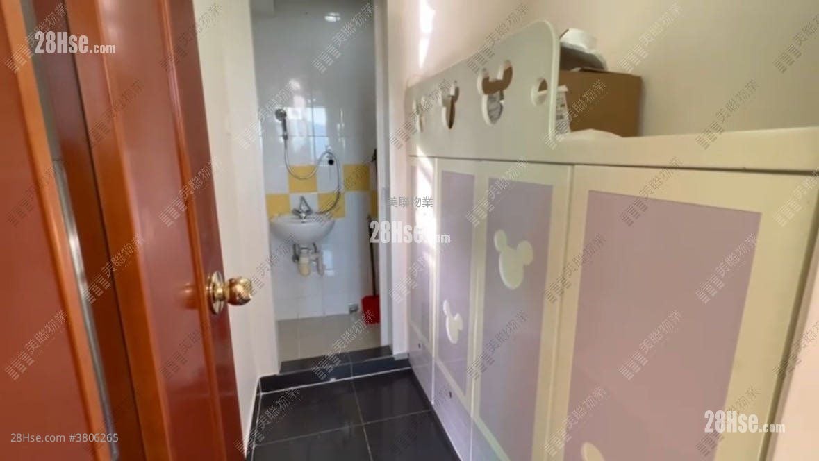 Residence Oasis Sell 4 Bedrooms , 2 Bathrooms 943 ft²