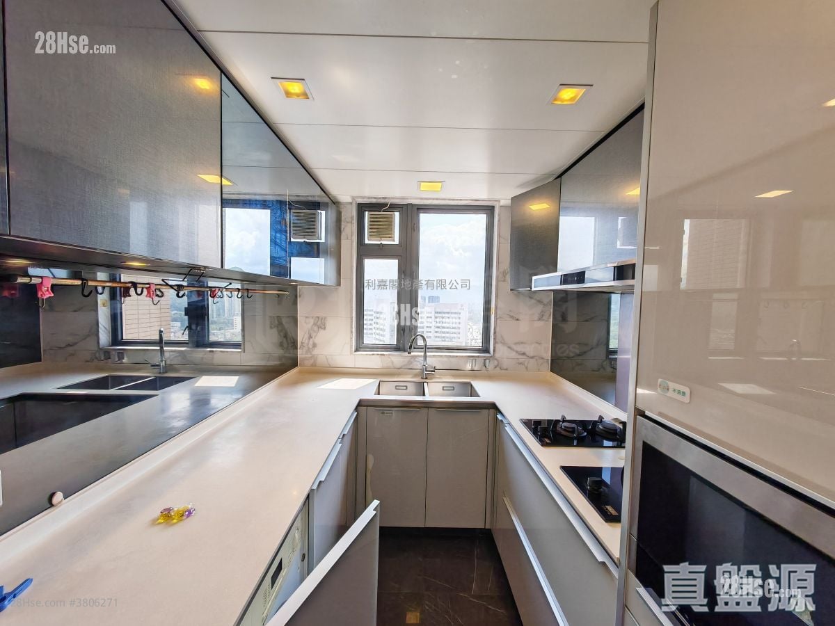 Grand Yoho Sell 3 Bedrooms 705 ft²