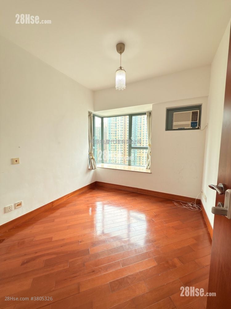 Aquamarine Sell 2 Bedrooms 501 ft²