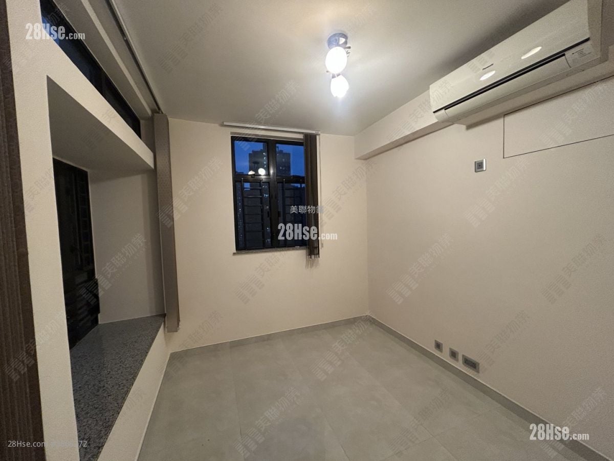 Sun Yuen Long Centre Sell 2 Bedrooms , 1 Bathroom 485 ft²