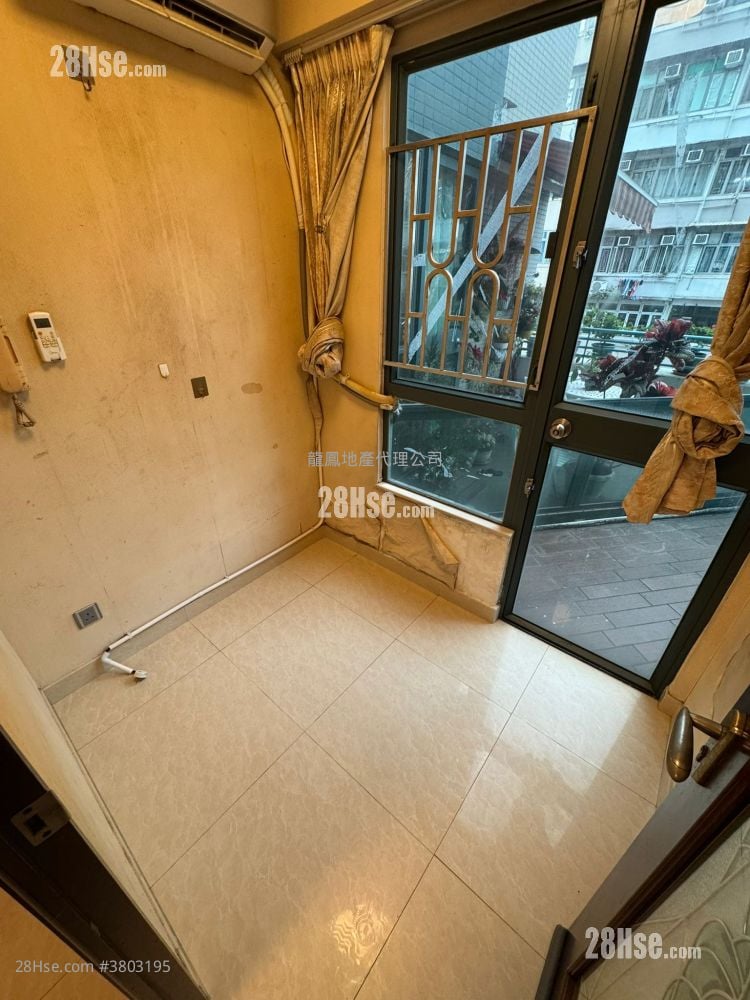 Jolly Garden Sell 3 Bedrooms , 1 Bathroom 347 ft²