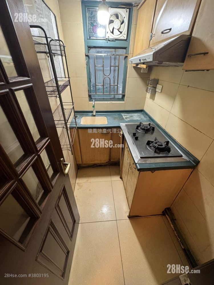 Jolly Garden Sell 3 Bedrooms , 1 Bathroom 347 ft²