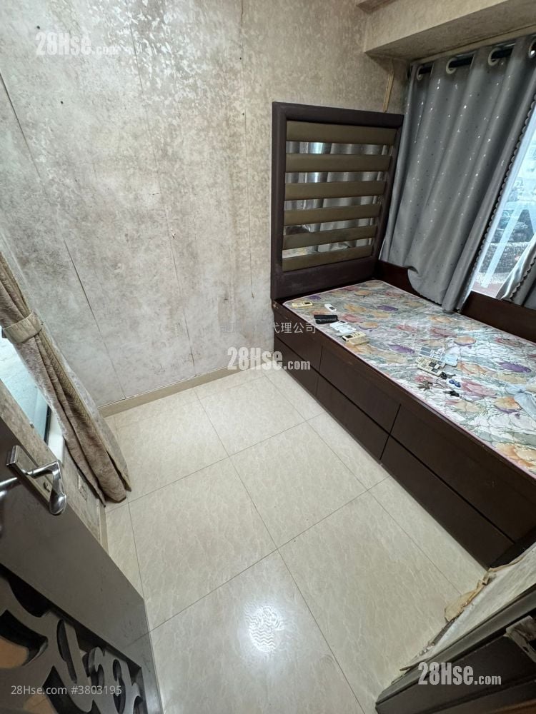 Jolly Garden Sell 3 Bedrooms , 1 Bathroom 347 ft²