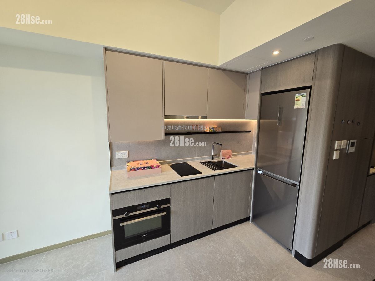 厨房: 发展商电器齐备