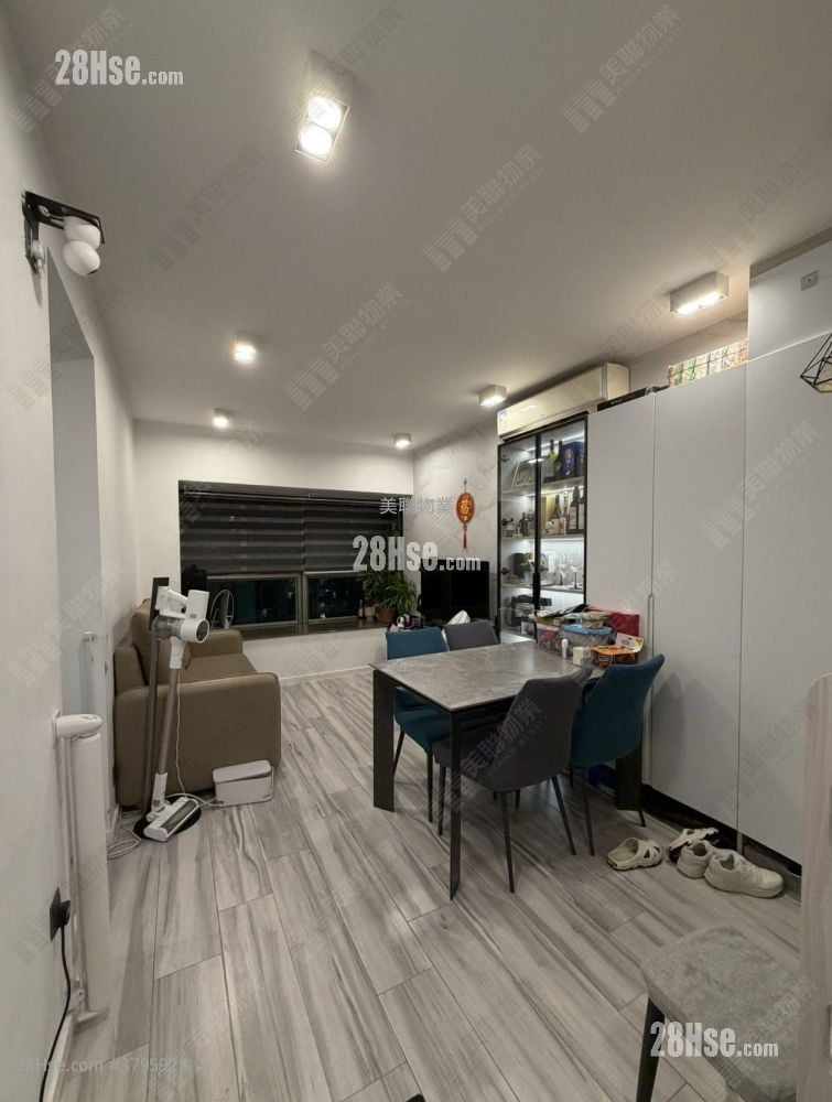 Park Central Sell 3 Bedrooms , 2 Bathrooms 636 ft²