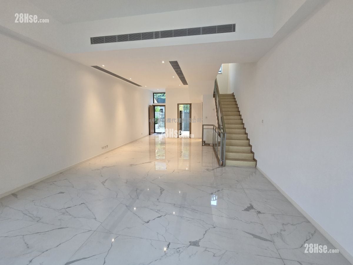 Domus Sell 4 Bedrooms 2,536 ft²