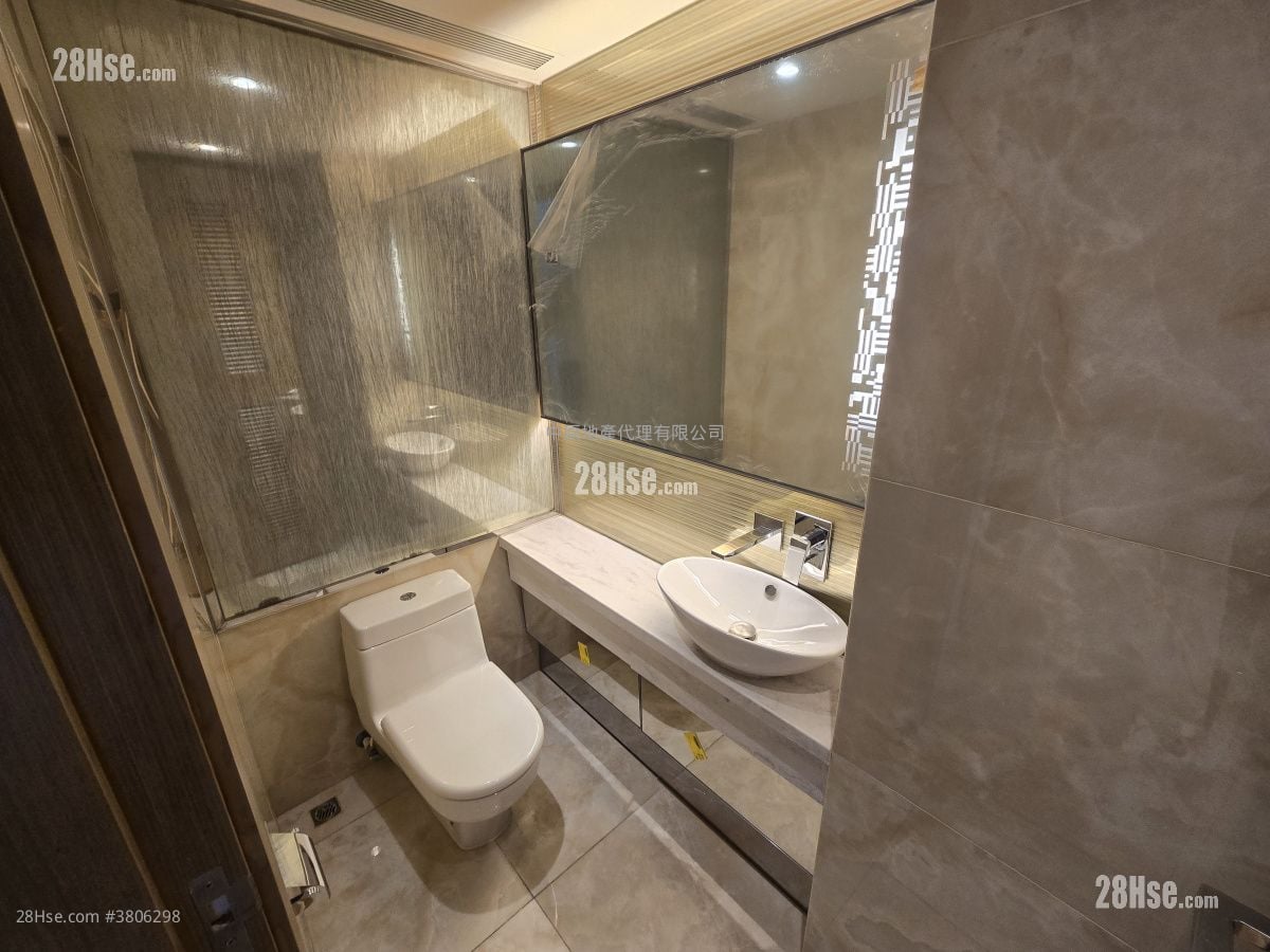 Domus Sell 4 Bedrooms 2,536 ft²