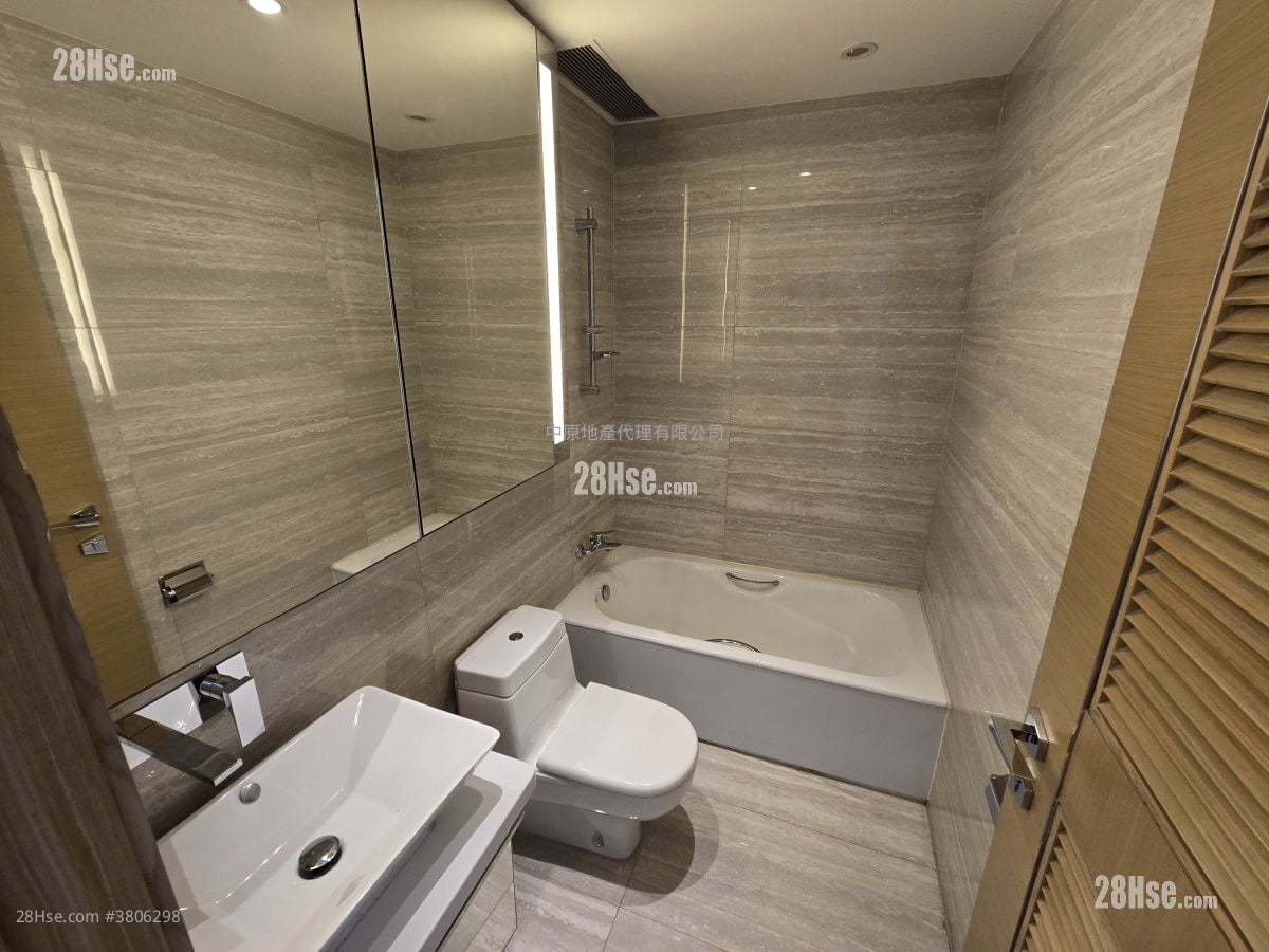 Domus Sell 4 Bedrooms 2,536 ft²