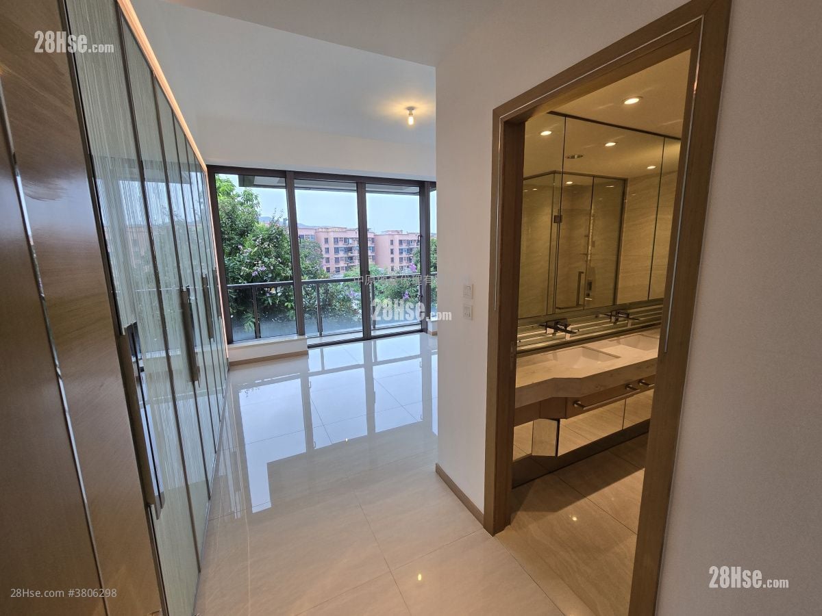 Domus Sell 4 Bedrooms 2,536 ft²