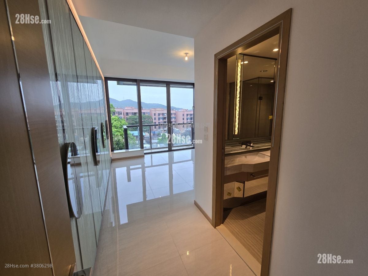 Domus Sell 4 Bedrooms 2,536 ft²