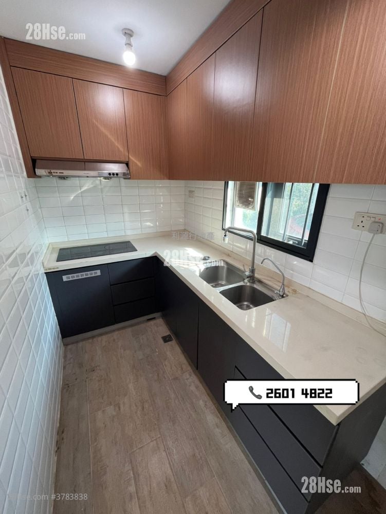 村屋 租盘 3 房 , 2 浴室 700 平方尺