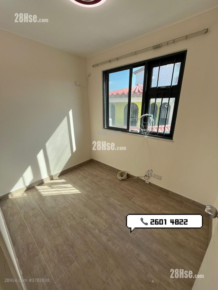 村屋 租盘 3 房 , 2 浴室 700 平方尺