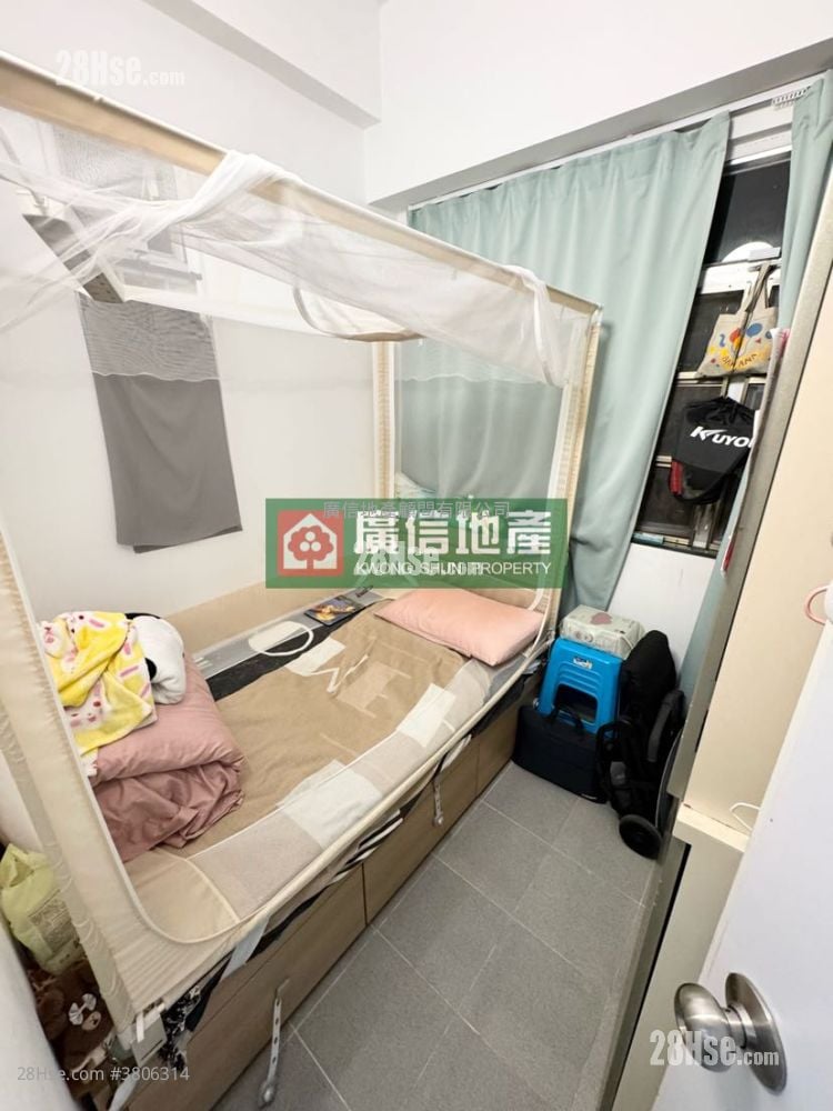 Shanghai Building Sell 3 Bedrooms , 1 Bathroom 380 ft²