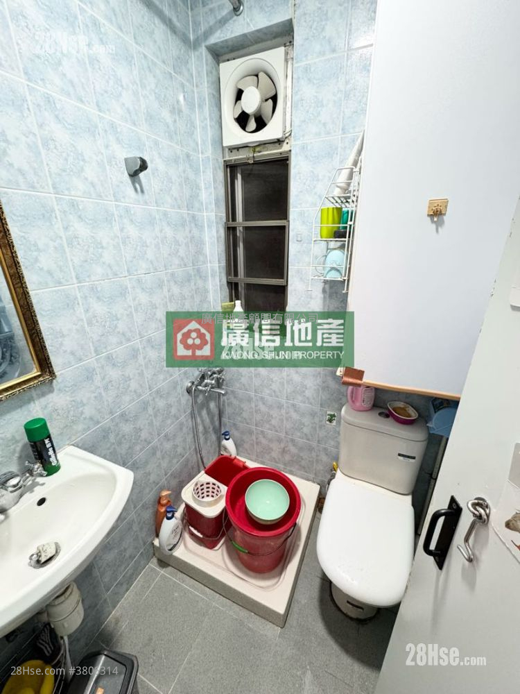 Shanghai Building Sell 3 Bedrooms , 1 Bathroom 380 ft²