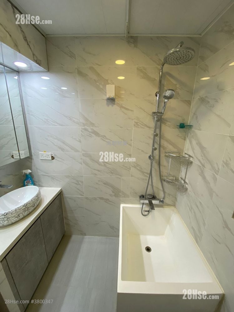 健威花园 租盘 2 房 , 1 浴室 446 平方尺