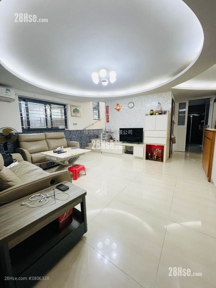 Village Sell 4 Bedrooms , 2 Bathrooms 1,400 ft²