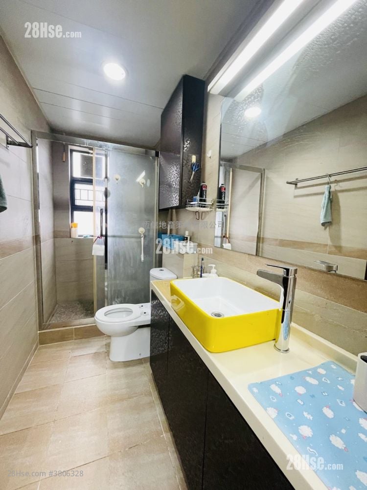 Village Sell 4 Bedrooms , 2 Bathrooms 1,400 ft²