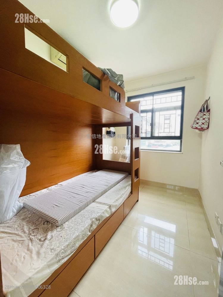 Village Sell 4 Bedrooms , 2 Bathrooms 1,400 ft²