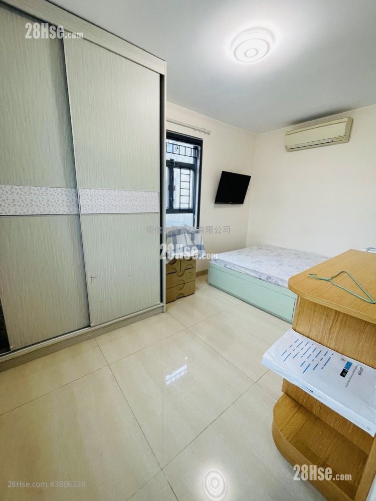 Village Sell 4 Bedrooms , 2 Bathrooms 1,400 ft²