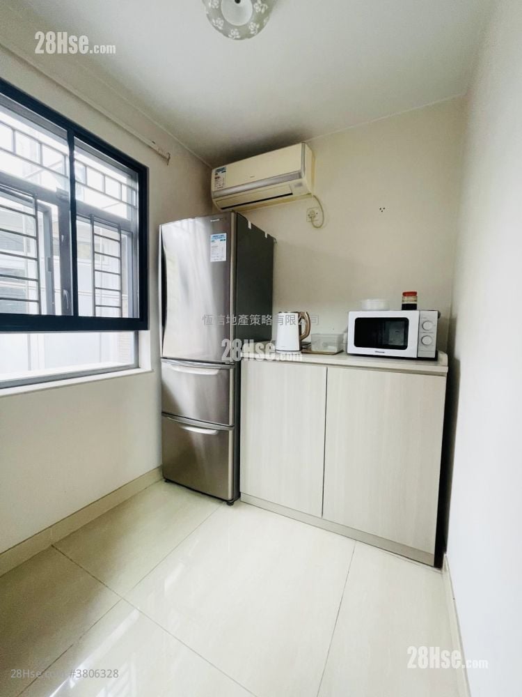 Village Sell 4 Bedrooms , 2 Bathrooms 1,400 ft²