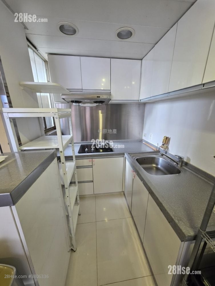 Hong Kong Garden Sell 3 Bedrooms , 2 Bathrooms 792 ft²