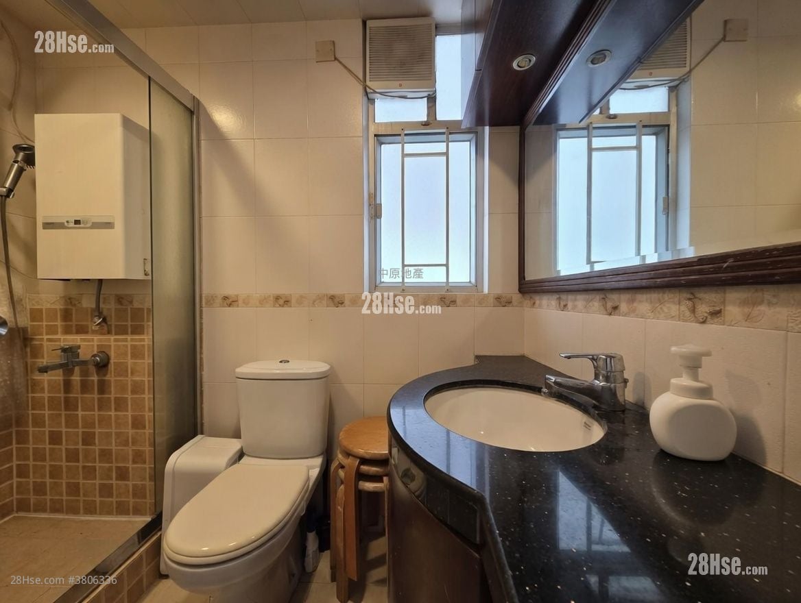 Hong Kong Garden Sell 3 Bedrooms , 2 Bathrooms 792 ft²