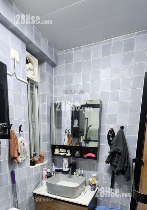 Scenic Court Sell 2 Bedrooms , 1 Bathroom 358 ft²