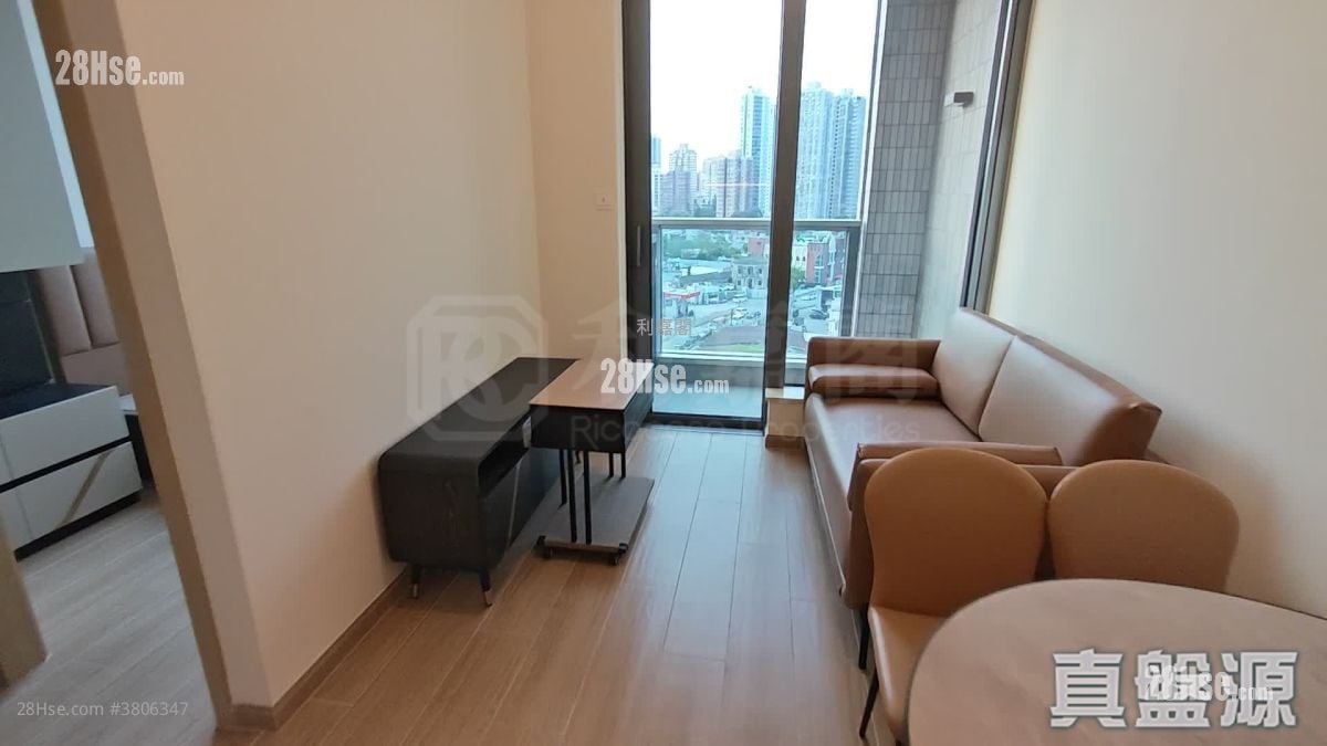 Hava Sell 2 Bedrooms 395 ft²