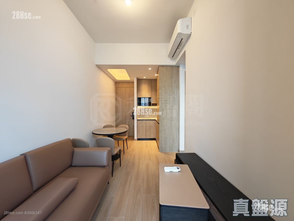 Hava Sell 2 Bedrooms 395 ft²