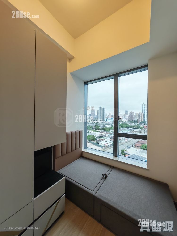 Hava Sell 2 Bedrooms 395 ft²