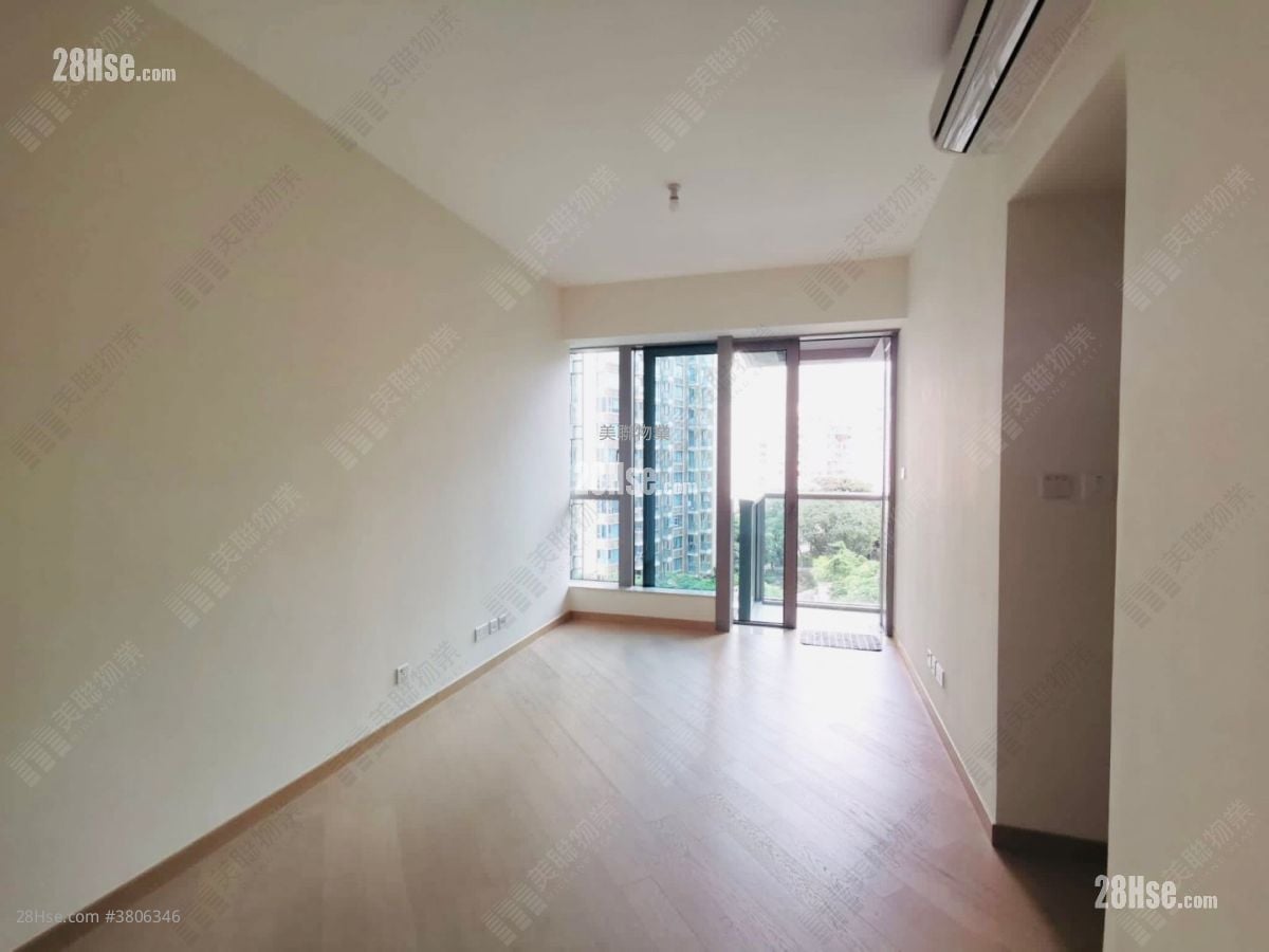 Grand Central Sell 2 Bedrooms 597 ft²
