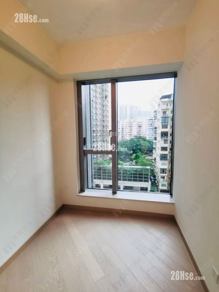 Grand Central Sell 2 Bedrooms 597 ft²