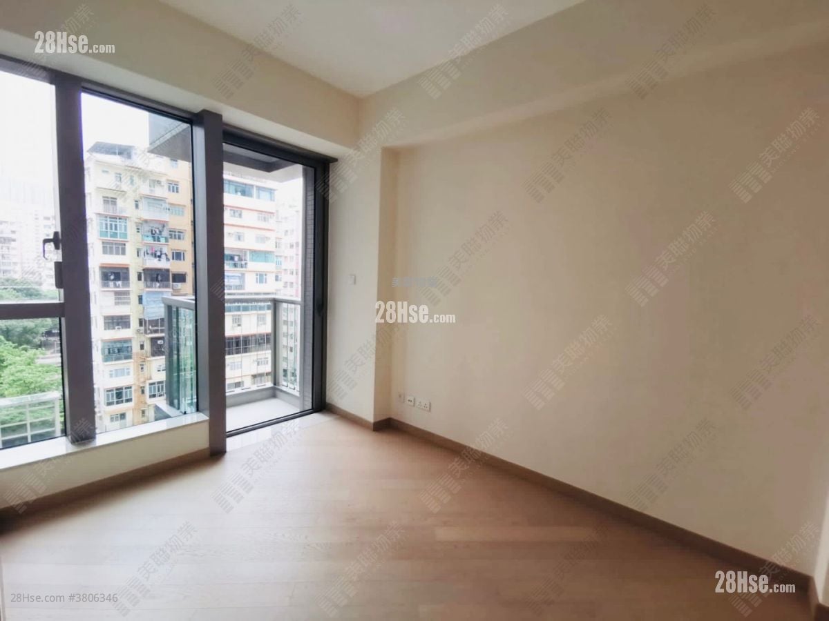 Grand Central Sell 2 Bedrooms 597 ft²