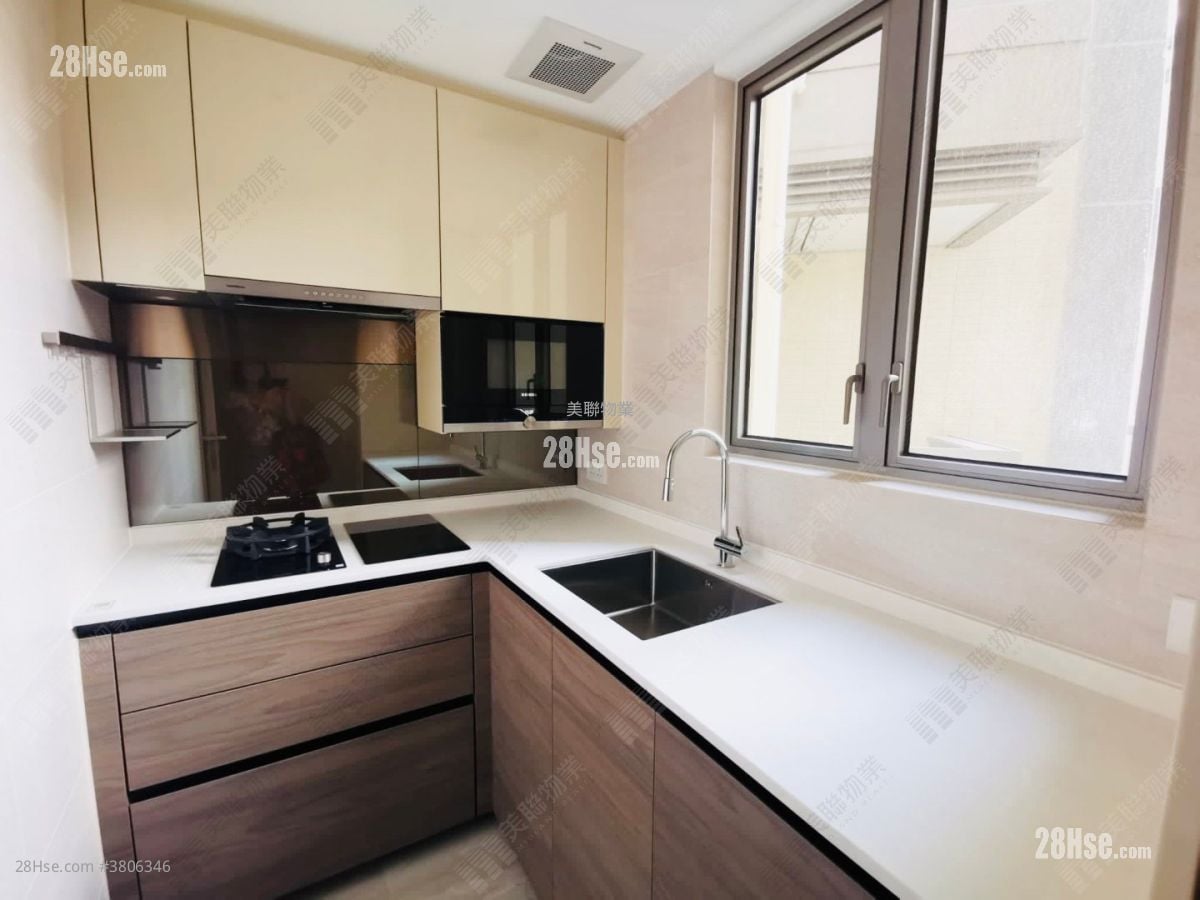 Grand Central Sell 2 Bedrooms 597 ft²