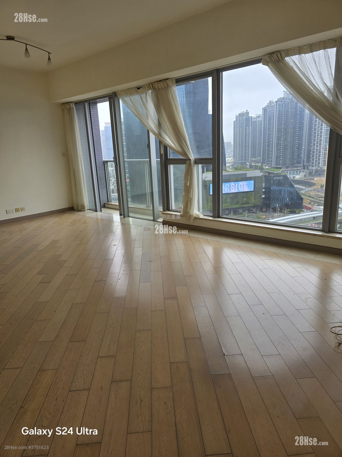 The Latitude Sell 4 Bedrooms , 3 Bathrooms 1,333 ft²