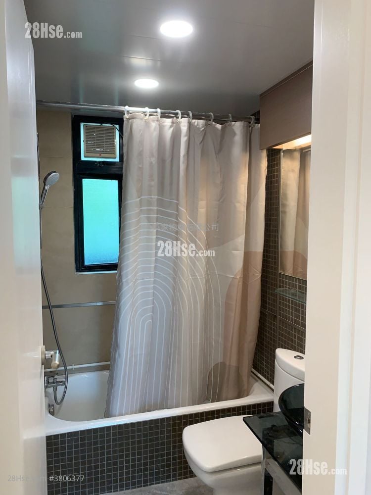 Wilton Place Sell 2 Bedrooms , 2 Bathrooms 573 ft²