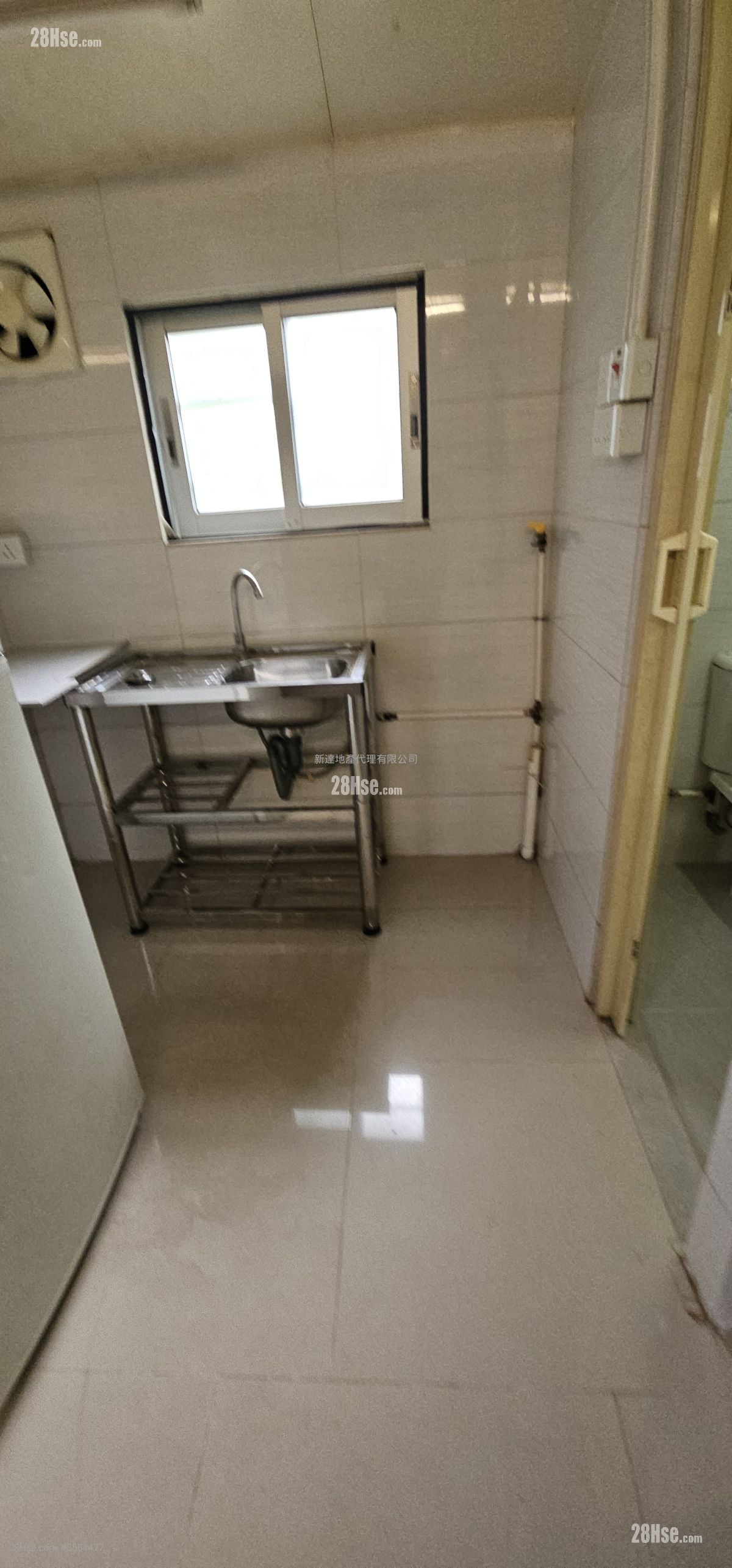 Village Rental Studio , 1 Bathroom 160 ft²