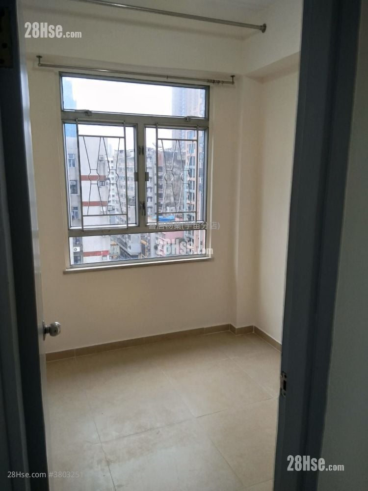 Hing Lung Building Sell 1 Bedroom , 1 Bathroom 268 ft²
