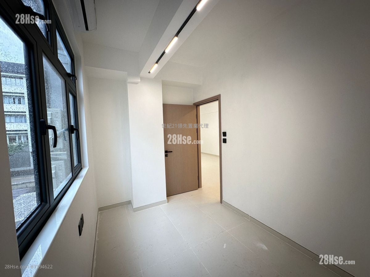 11 La Salle Road Sell 3 Bedrooms , 3 Bathrooms 989 ft²