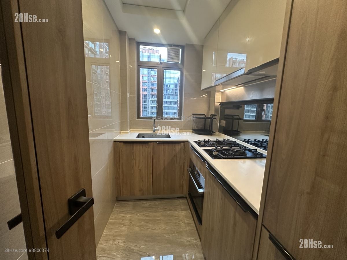 Centra Horizon Rental 2 Bedrooms , 2 Bathrooms 585 ft²