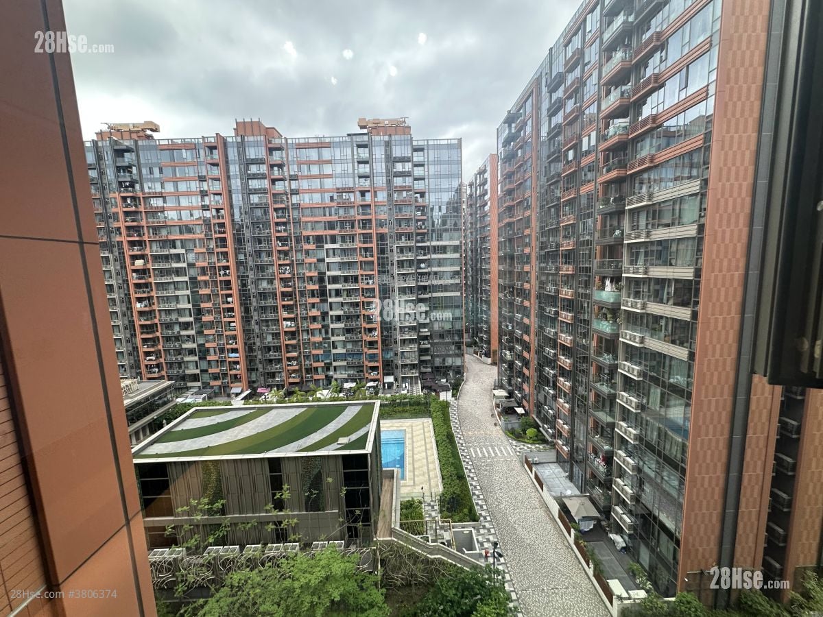 Centra Horizon Rental 2 Bedrooms , 2 Bathrooms 585 ft²